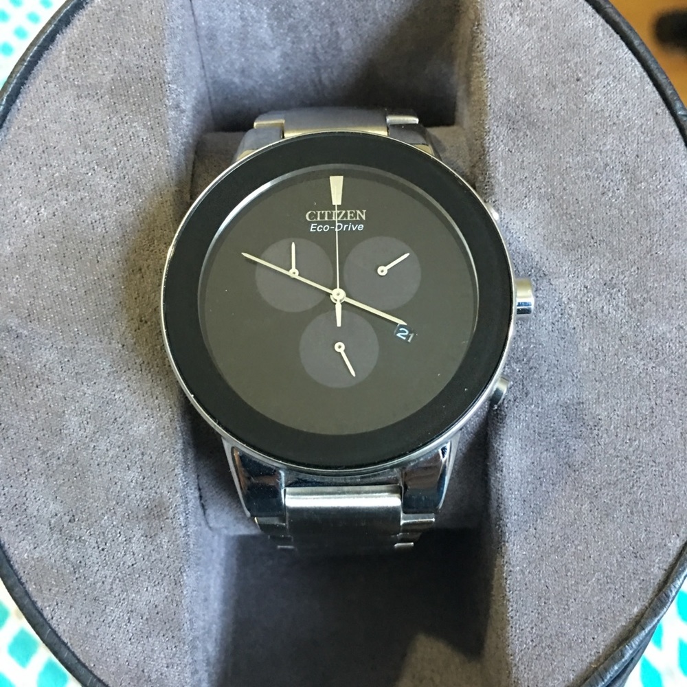 Preowned citizen men watch